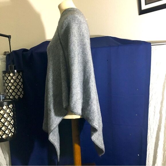 Fratelli Talli Gray Poncho Wool/Alpaca Blend - Picture 3 of 9